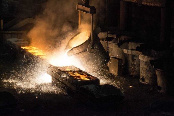 Padlóra küldte a hazai kohászatot az energia drágulása