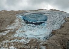 Üresen maradt magyar rendszámú autót is találtak az észak-olaszországi jégcsuszamlás közelében