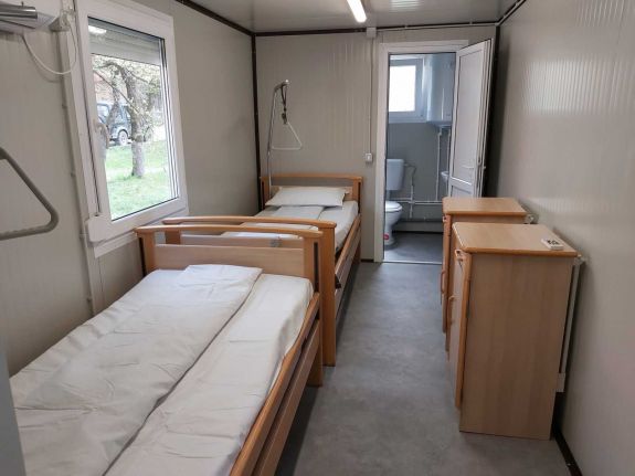 Újra felépítik Csíkszeredában a mobil kórházi részleget a koronavírus terjedése miatt