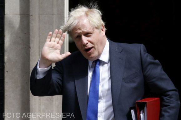 Boris Johnson visszautasítja a lemondását sürgető felszólításokat