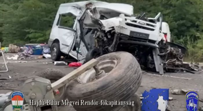 Romániai kisbusz okozott tömegbalesetet Berettyóújfalu közelében