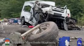 Romániai kisbusz okozott tömegbalesetet Berettyóújfalu közelében