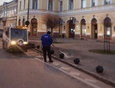 Saját kútból származó vízzel mossák és fertőtlenítik a sepsiszentgyörgyi közterületeket