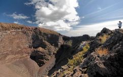 Szelfizni akart, beleesett a Vezúv kráterébe