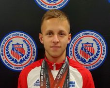 Kitartás, fegyelem, szorgalom: háromszoros karate-világbajnok lett a nagyenyedi Joó Sándor