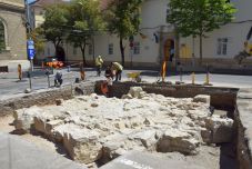 „Történetkönyv ez a város” – Florin Mărginean régésszel jártuk be a kolozsvári Farkas utcát