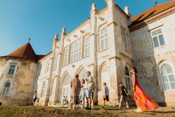 Electric Castle: nőtt a résztvevők száma, péntek éjjel káoszba fulladt a közlekedés