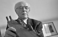 Elhunyt Sárosi Bálint népzenekutató