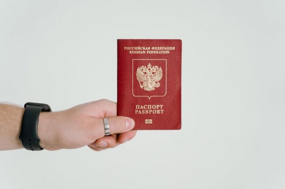 Megkezdték az orosz útlevelek kiadását Donyeckben