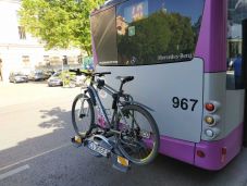 Kevés a bicikli szállítására alkalmas busz Kolozsváron, de nem is lehet tudni, mikor közlekednek