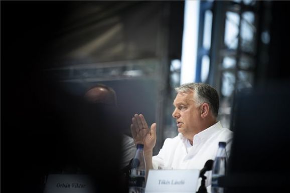 „Elemzést és víziót is adott a kormányfői beszéd”