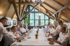 A határon túli magyar pártok vezetőivel találkozott Orbán Viktor magyar miniszterelnök