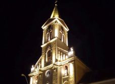 Befejeződött a nagyenyedi római katolikus templom külső felújítása