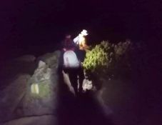 Eltévedt és sérült túrázókat mentettek meg a Retyezát-hegységben szombat éjszaka