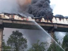 Lángra kapott egy cementgyár futószalagja