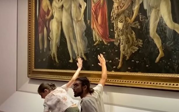Botticelli-mesterműhöz ragasztózták magukat olasz klímavédelmi aktivisták