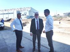 A Nagyváradi Egyetem új bentlakásainak építését tekintette meg az oktatási miniszter