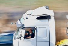 A kánikula miatt részleges kamionstop van Románia 15 megyéjében