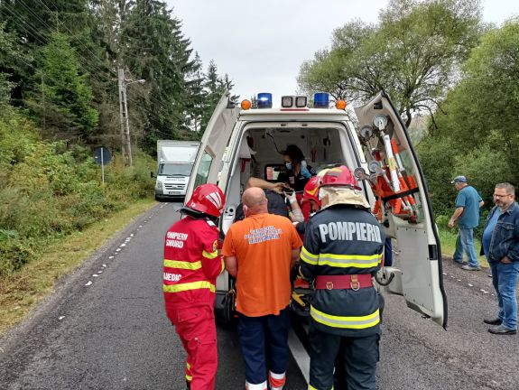 Egymásnak ütközött két autó Hargita megyében, öten megsérültek