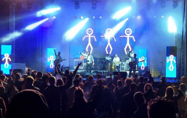 Komolyan hülyéskednek – tizenöt éves a sZempöl zenekar