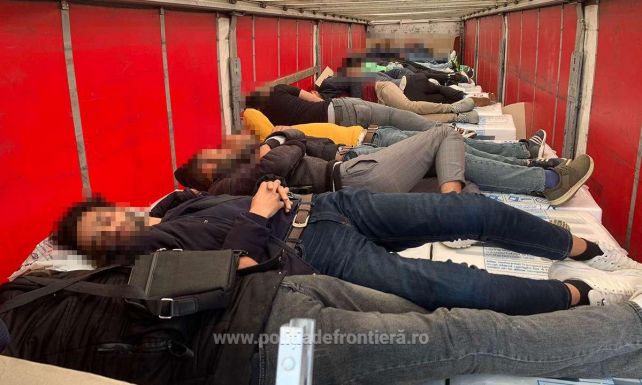 Arad megye: 58-an próbáltak kamionokba rejtőzve átjutni a határon