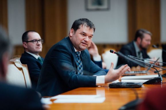 Cseke Attila: rekordnagyságú összegre pályázhatnak az önkormányzatok