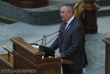 Nicolae Ciucă: A tanárok hivatástudatán is múlik a minőségi oktatás