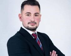 Már az AUR-osok számára sem vállalható George Simion és a pártvezetés