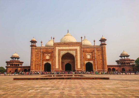 India: őrizetbe vették a kormánypárt egyik tagját, mert becsmérelte Mohamed prófétát