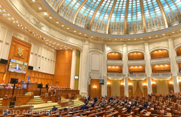 Képviselőház: nem jelöltethetik magukat államelnöknek a jogerősen elítélt személyek