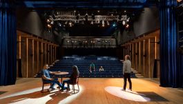 Kinyitott Kijev egyik színháza, azonnal elfogytak a jegyek