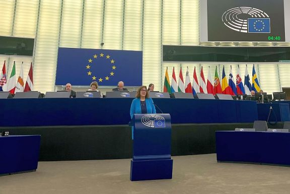 Uniós biztos: az Európai Bizottság készen áll az uniós alapszerződések módosítására