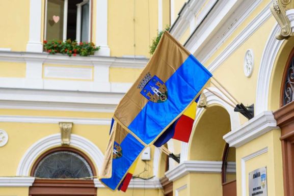 Sepsiszentgyörgyi zászlóper: fellebbez a hivatal, a polgármester szerint túllépte hatáskörét a bíró
