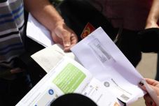 Elkezdődött a szociális utalványkártyák kézbesítése