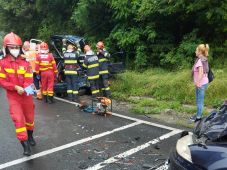 Nedves, csúszós utak: négyen sérültek meg egy autóbalesetben 