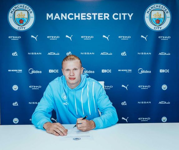 Bemutatta legújabb szupersztárját a Manchester City