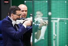 Morawiecki: orosz támadás esetén 40 millió lengyel kész fegyverrel védeni hazáját