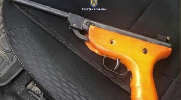 Meglőtt egy járókelőt a madarakra vadászó kamasz Maros megyében