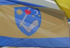 El a kezekkel a zászlókról! – Az Erdélyi Címer- és Zászlótudományi Egyesület reagált a székelyföldi zászlóperekre