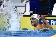 David Popovici 100 méteres gyorsúszásban is világbajnok lett