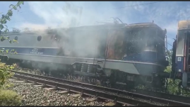 Kigyulladt a CFR egyik mozdonya, az utasokat más szerelvényekkel viszik tovább