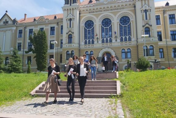 A nemzetiségi osztályok végzőseinek csütörtökön tartják a vizsgát anyanyelvből