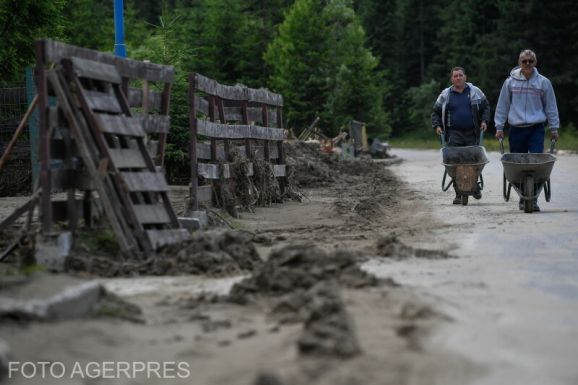 Vasárnap éjfélig árvízriasztás van 11 folyó vízgyűjtő medencéjében