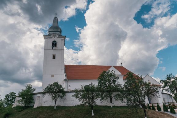 Újraszentelték a megújult bágyoni unitárius templomot