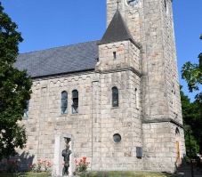 Kegytárgyakat és nagy összegű készpénzt loptak el egy magyarországi katolikus templomból