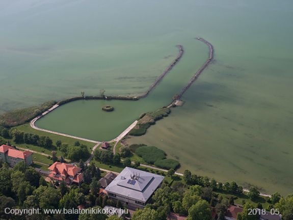 Vallásos zsidó menekülteknek nyílt menekülttábor a Balatonnál