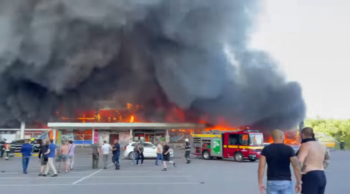 Bevásárlóközpontba csapódott be orosz rakéta