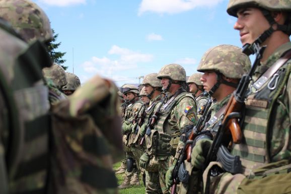 Románia több mint félmilliárd euróért vásárol ember által hordozható légvédelmi rakétarendszereket