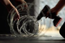 Mai Prométheuszok: az értelmiség szerepét vizsgálja a kolozsvári színház új előadása