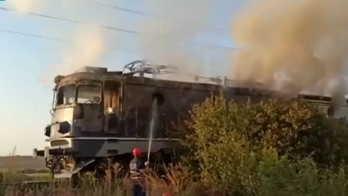 FRISSÍTVE – Egymás után a CFR két mozdonya gyulladt ki menet közben Máramaros és Vâlcea megyében
